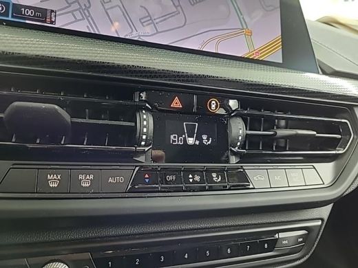 BMW 1 Serie 118i Aut. Exe Editon | Trekhaak | Stuurverwarming | Live Cockpit | ActivLease financial lease