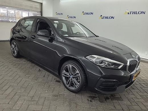 BMW 1 Serie 118i Aut. Exe Editon | Trekhaak | Stuurverwarming | Live Cockpit | ActivLease financial lease