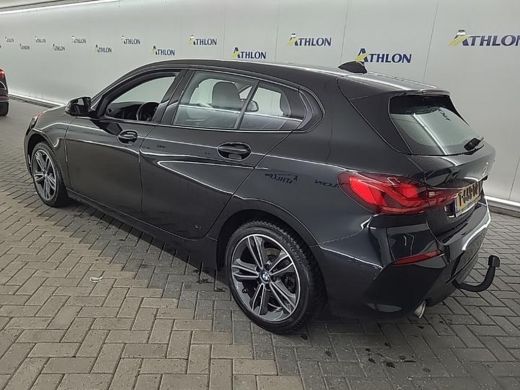 BMW 1 Serie 118i Aut. Exe Editon | Trekhaak | Stuurverwarming | Live Cockpit | ActivLease financial lease