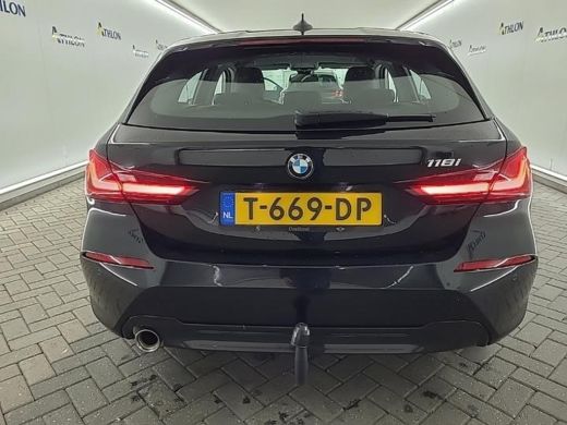 BMW 1 Serie 118i Aut. Exe Editon | Trekhaak | Stuurverwarming | Live Cockpit | ActivLease financial lease