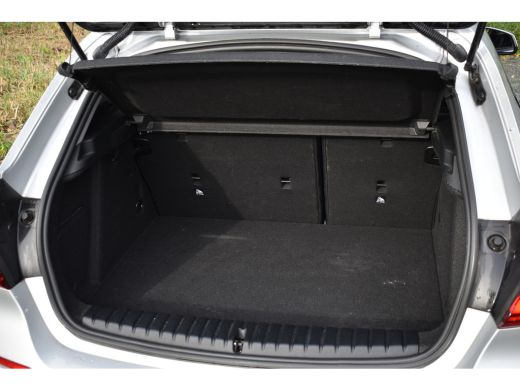 BMW 1 Serie 118IA 140PK AUT. BUSINESS SPORT-LINE NAVI/LED/CAMERA/CARPLAY ActivLease financial lease