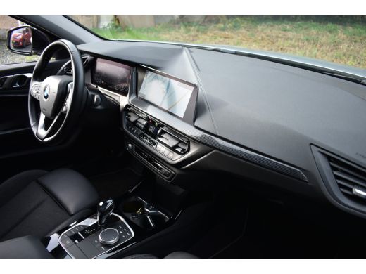 BMW 1 Serie 118IA 140PK AUT. BUSINESS SPORT-LINE NAVI/LED/CAMERA/CARPLAY ActivLease financial lease