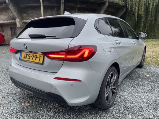 BMW 1 Serie 118IA 140PK AUT. BUSINESS SPORT-LINE NAVI/LED/CAMERA/CARPLAY ActivLease financial lease