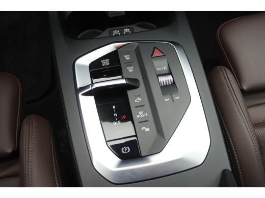 BMW 1 Serie 120 M Sport Automaat / Sportstoelen / Achteruitrijcamera / M Adaptief onderstel / Comfort Access ... ActivLease financial lease