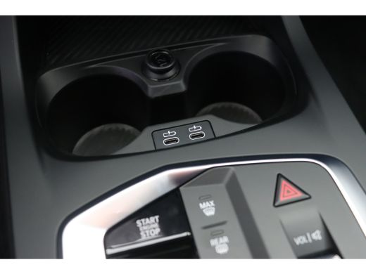 BMW 1 Serie 120 M Sport Automaat / Sportstoelen / Achteruitrijcamera / M Adaptief onderstel / Comfort Access ... ActivLease financial lease