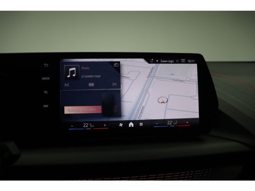 BMW 1 Serie 120 M Sport Automaat / Sportstoelen / Achteruitrijcamera / M Adaptief onderstel / Comfort Access ... ActivLease financial lease