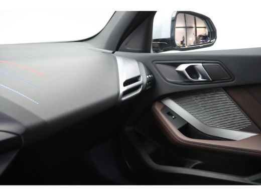 BMW 1 Serie 120 M Sport Automaat / Sportstoelen / Achteruitrijcamera / M Adaptief onderstel / Comfort Access ... ActivLease financial lease