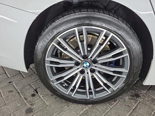 BMW 3 Serie 330e Aut. M-Sport | Leder Sport | DAB | Mood light - Sfeer ActivLease financial lease