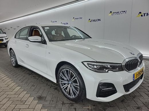 BMW 3 Serie 330e Aut. M-Sport | Leder Sport | DAB | Mood light - Sfeer ActivLease financial lease