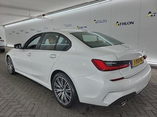 BMW 3 Serie 330e Aut. M-Sport | Leder Sport | DAB | Mood light - Sfeer ActivLease financial lease