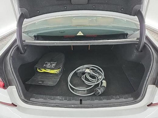 BMW 3 Serie 330e Aut. M-Sport | Leder Sport | DAB | Mood light - Sfeer ActivLease financial lease