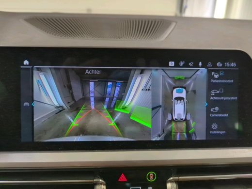 BMW 3 Serie Touring 330e eDrive M-Sport | Navi | Panorama | Camera | Leder ActivLease financial lease