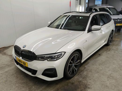 BMW 3 Serie Touring 330e eDrive M-Sport | Navi | Panorama | Camera | Leder ActivLease financial lease