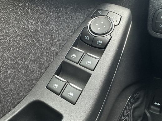 Ford Fiesta 1.0 95PK Titanium | STOEL-, STUUR- EN VOORRUITVERWARMING| NAVIGATIE| CAMERA| ADAPTIVE CRUISE| PAR... ActivLease financial lease