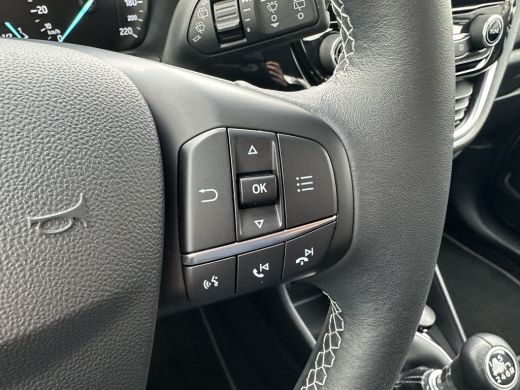 Ford Fiesta 1.0 95PK Titanium | STOEL-, STUUR- EN VOORRUITVERWARMING| NAVIGATIE| CAMERA| ADAPTIVE CRUISE| PAR... ActivLease financial lease