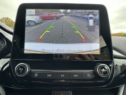 Ford Fiesta 1.0 95PK Titanium | STOEL-, STUUR- EN VOORRUITVERWARMING| NAVIGATIE| CAMERA| ADAPTIVE CRUISE| PAR... ActivLease financial lease