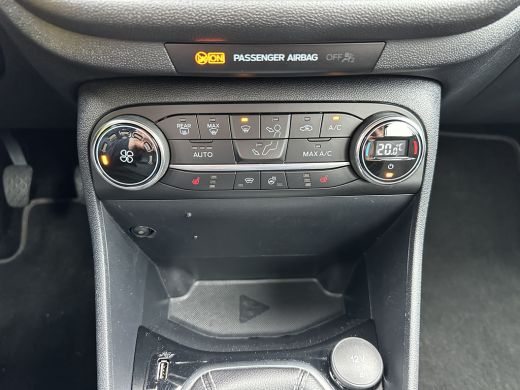 Ford Fiesta 1.0 95PK Titanium | STOEL-, STUUR- EN VOORRUITVERWARMING| NAVIGATIE| CAMERA| ADAPTIVE CRUISE| PAR... ActivLease financial lease