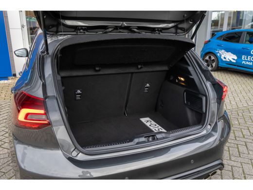 Ford Focus 1.0 EcoBoost Hybrid ST Line | Trekhaak | Stoel/stuur/voorruit verwarming | Camera | Apple Carplay... ActivLease financial lease