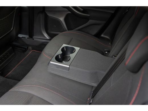 Ford Focus 1.0 EcoBoost Hybrid ST Line | Trekhaak | Stoel/stuur/voorruit verwarming | Camera | Apple Carplay... ActivLease financial lease