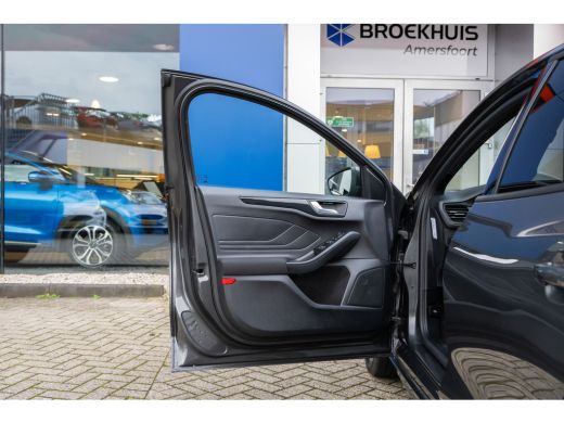 Ford Focus 1.0 EcoBoost Hybrid ST Line | Trekhaak | Stoel/stuur/voorruit verwarming | Camera | Apple Carplay... ActivLease financial lease