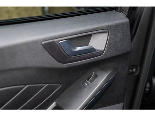 Ford Focus 1.0 EcoBoost Hybrid ST Line | Trekhaak | Stoel/stuur/voorruit verwarming | Camera | Apple Carplay... ActivLease financial lease