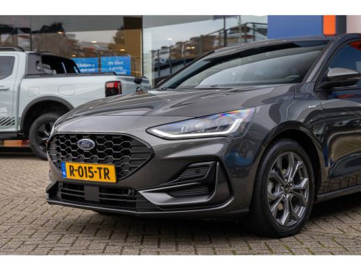 Ford Focus 1.0 EcoBoost Hybrid ST Line | Trekhaak | Stoel/stuur/voorruit verwarming | Camera | Apple Carplay... ActivLease financial lease