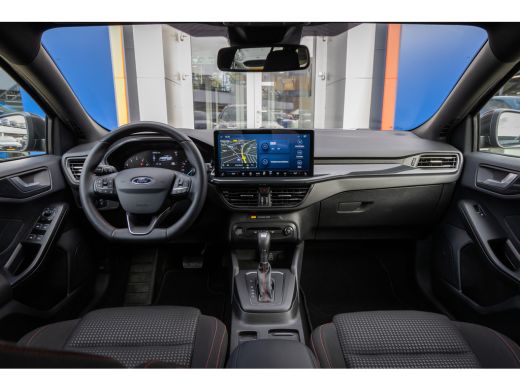 Ford Focus 1.0 EcoBoost Hybrid ST Line | Trekhaak | Stoel/stuur/voorruit verwarming | Cruise adaptief | Dode... ActivLease financial lease