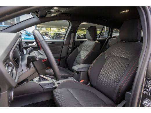 Ford Focus 1.0 EcoBoost Hybrid ST Line | Trekhaak | Stoel/stuur/voorruit verwarming | Cruise adaptief | Dode... ActivLease financial lease