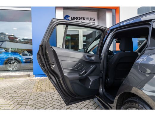 Ford Focus 1.0 EcoBoost Hybrid ST Line | Trekhaak | Stoel/stuur/voorruit verwarming | Cruise adaptief | Dode... ActivLease financial lease