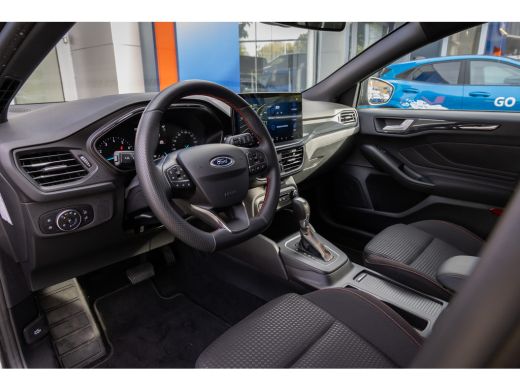 Ford Focus 1.0 EcoBoost Hybrid ST Line | Trekhaak | Stoel/stuur/voorruit verwarming | Cruise adaptief | Dode... ActivLease financial lease