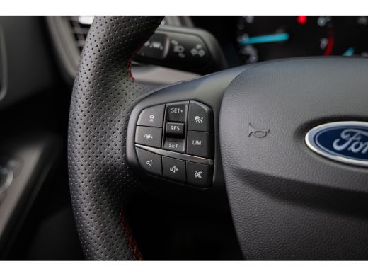 Ford Focus 1.0 EcoBoost Hybrid ST Line | Trekhaak | Stoel/stuur/voorruit verwarming | Cruise adaptief | Dode... ActivLease financial lease