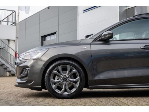 Ford Focus 1.0 EcoBoost Hybrid ST Line | Trekhaak | Stoel/stuur/voorruit verwarming | Cruise adaptief | Dode... ActivLease financial lease