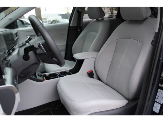 Hyundai Kona Premium Sky 65.4 kWh | Achterstoelen verwarmd | Cruise control adaptief met Stop&Go en stuurhulp ... ActivLease financial lease