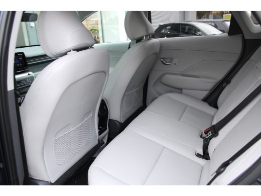 Hyundai Kona Premium Sky 65.4 kWh | Achterstoelen verwarmd | Cruise control adaptief met Stop&Go en stuurhulp ... ActivLease financial lease