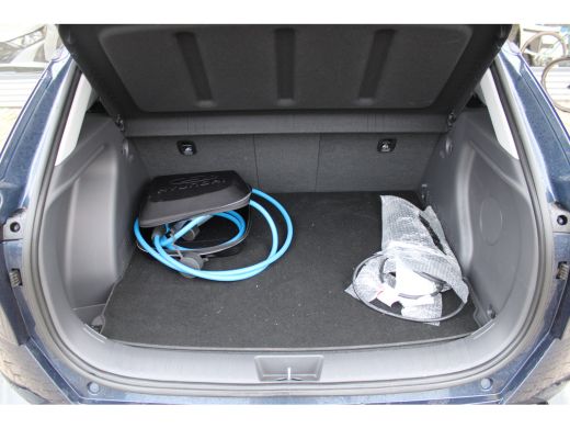 Hyundai Kona Premium Sky 65.4 kWh | Achterstoelen verwarmd | Cruise control adaptief met Stop&Go en stuurhulp ... ActivLease financial lease