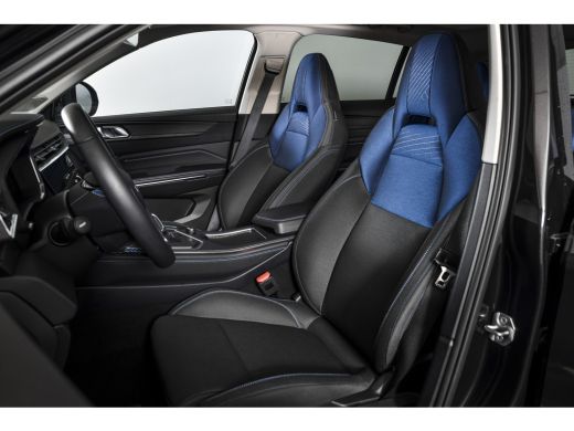 Lynk & Co 01 1.5 PHEV 261PK MY22 | 360 Camera | 7.4 kWh Boordlader |  S/K-panodak | Adapt. Cruise | Memory | E... ActivLease financial lease