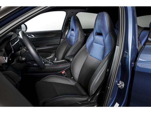 Lynk & Co 01 1.5 PHEV 261PK MY23 | Black Pakket | Donkere hemel | 360 Camera | 7.4 kWh boordlader | S/K-panoda... ActivLease financial lease