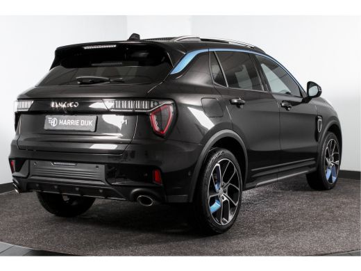 Lynk & Co 01 1.5 PHEV 261PK MY23 | Donkere hemel |  360 Camera | 7.4 kWh Boordlader | S/K-panodak | Adapt. Cru... ActivLease financial lease