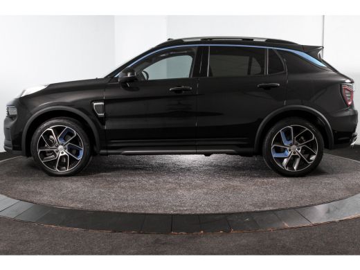 Lynk & Co 01 1.5 PHEV 261PK MY23 | Donkere hemel |  360 Camera | 7.4 kWh Boordlader | S/K-panodak | Adapt. Cru... ActivLease financial lease