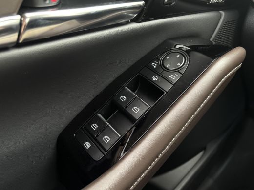 Mazda CX-30 2.0 e-SkyActiv-X M Hybrid Takumi | Stoel/stuur verwarming | Elektrische geheugenstoelen | Lederen... ActivLease financial lease