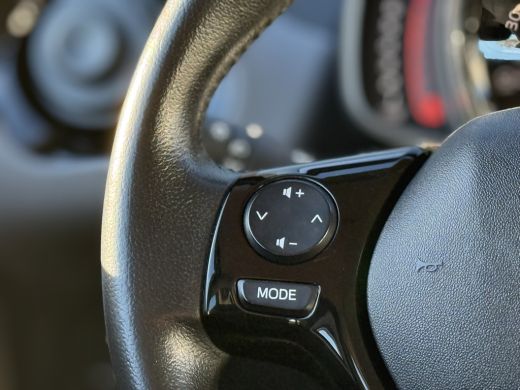 Peugeot 108 1.0 e-VTi Allure | Airco | Buitenspiegels in carrosseriekleur | Stuurwiel multifunctioneel ActivLease financial lease