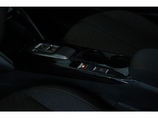 Peugeot 208 1.2 Hybrid 110-PK e-DCS6 Allure | ADAPTIVE CRUISE | 360' GRADEN CAMERA | DRAADLOZE CARPLAY | NAVI... ActivLease financial lease