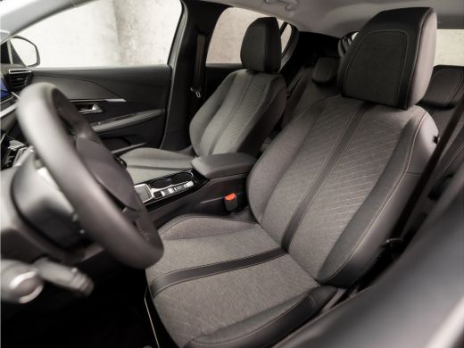 Peugeot 208 1.2 PureTech 100 Allure Sport (VIRTUAL COCKPIT, APPLE CARPLAY, GROOT NAVI, LEDER, 360 CAMERA, KEY... ActivLease financial lease