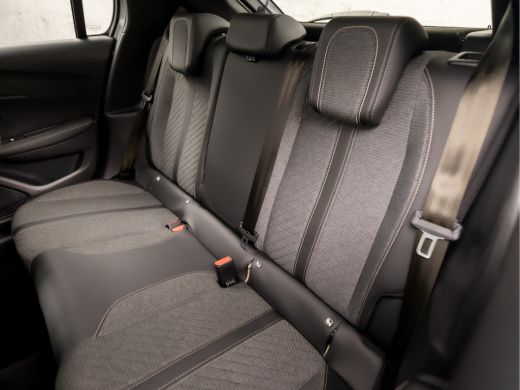 Peugeot 208 1.2 PureTech 100 Allure Sport (VIRTUAL COCKPIT, APPLE CARPLAY, GROOT NAVI, LEDER, 360 CAMERA, KEY... ActivLease financial lease