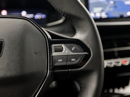 Peugeot 208 1.2 PureTech 100 Allure Sport (VIRTUAL COCKPIT, APPLE CARPLAY, GROOT NAVI, LEDER, 360 CAMERA, KEY... ActivLease financial lease