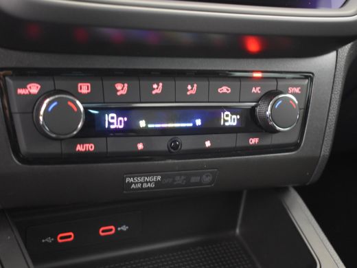 Seat Ibiza 1.0 TSI Style Business Intense 96pk | Camera achter |  Navigatie | App connect | Parkeersensoren ... ActivLease financial lease