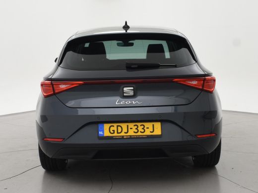 Seat Leon 1.0 TSI STYLE INTENSE + WEGKL. TREKHAAK | VIRTUAL COCKPIT | CAMERA | STOELVERW. | NAVIGATIE | CAR... ActivLease financial lease