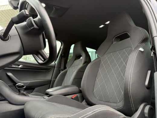 Skoda Karoq 1.5 TSI Aut. DSG ACT Sportline Business | Trekhaak | Virtual | Camera| Navi | ActivLease financial lease