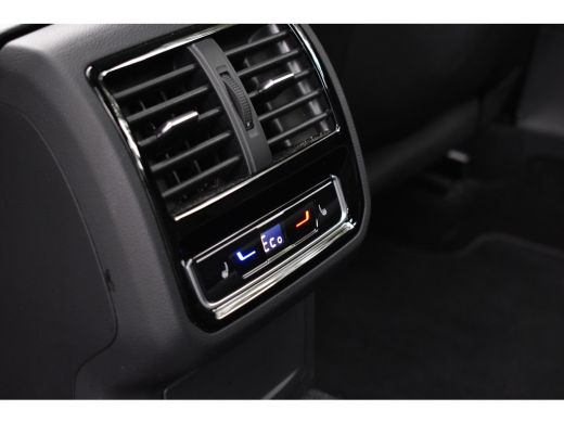 Volkswagen Arteon eHYBRID 218PK DSG ELEGANCE BUSINESS+ LEDER/VIRTUAL/PANORAMADAK ActivLease financial lease