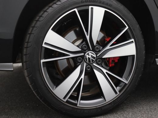 Volkswagen Golf 1.4 eHybrid GTE 245PK DSG LED-Matrix, Travel assist, keyless start,  stuur/stoelverwarming, 18'' ... ActivLease financial lease